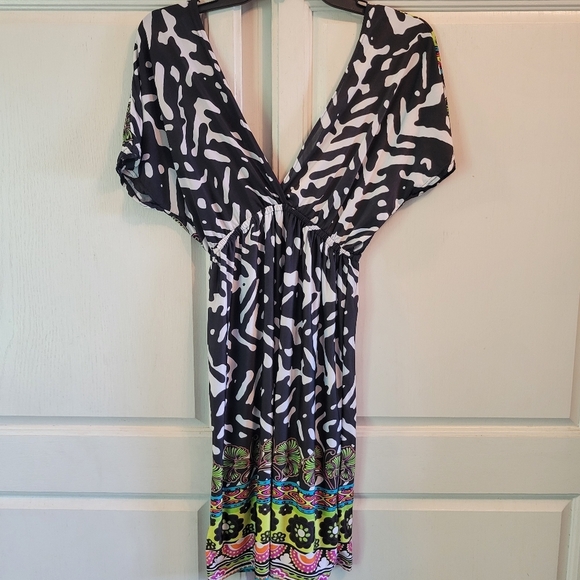 Funky People Vibrant Bold Print Deep V-neck Mini Dress - Picture 4 of 7